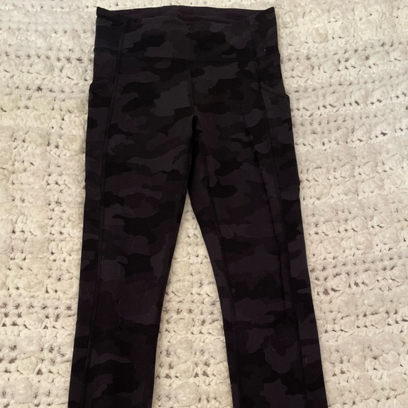 Lululemon fast and free black camo leggings - Picture 6 of 11